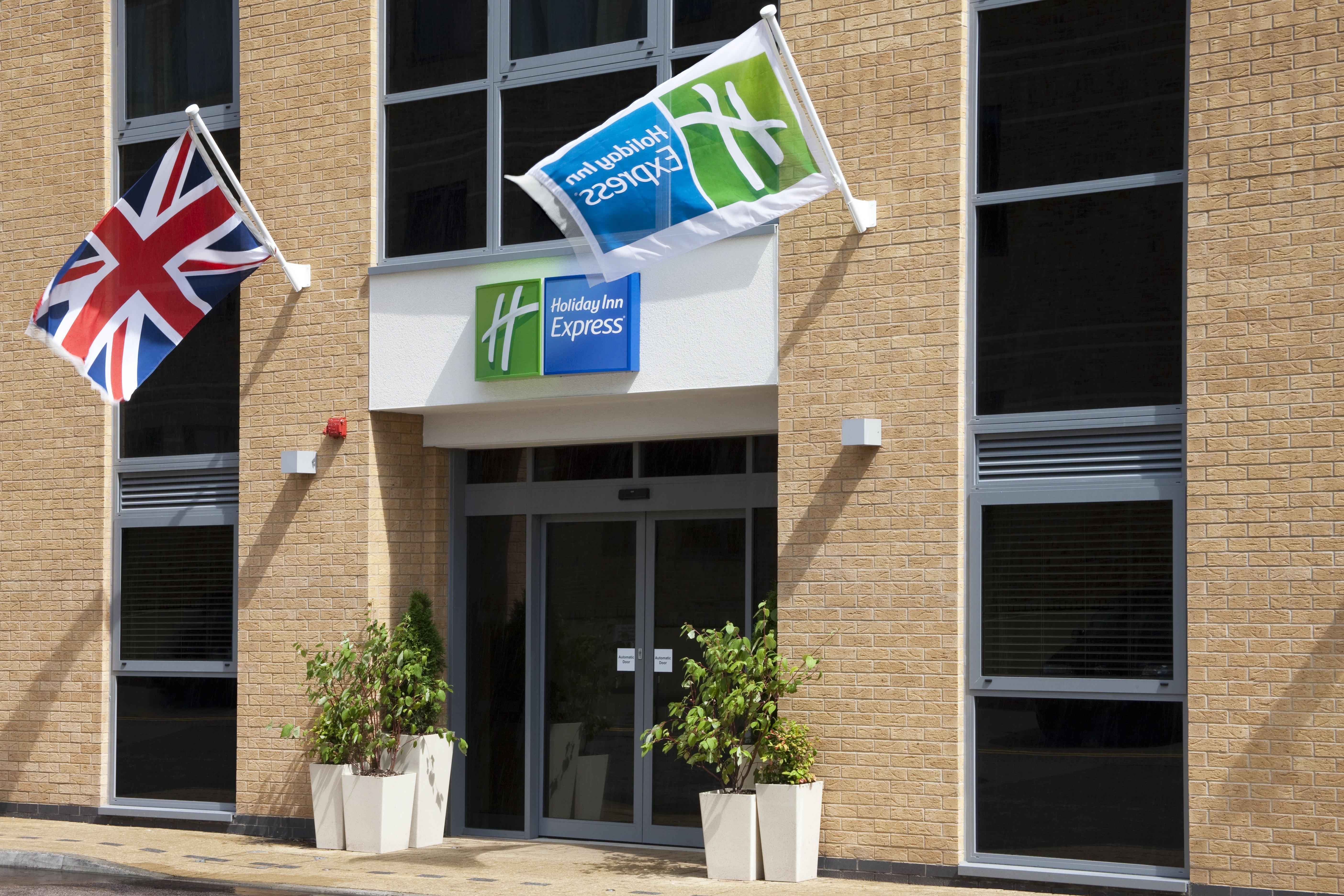 Holiday Inn Express London - Watford Junction By Ihg Watford (Hertfordshire) Exterior foto