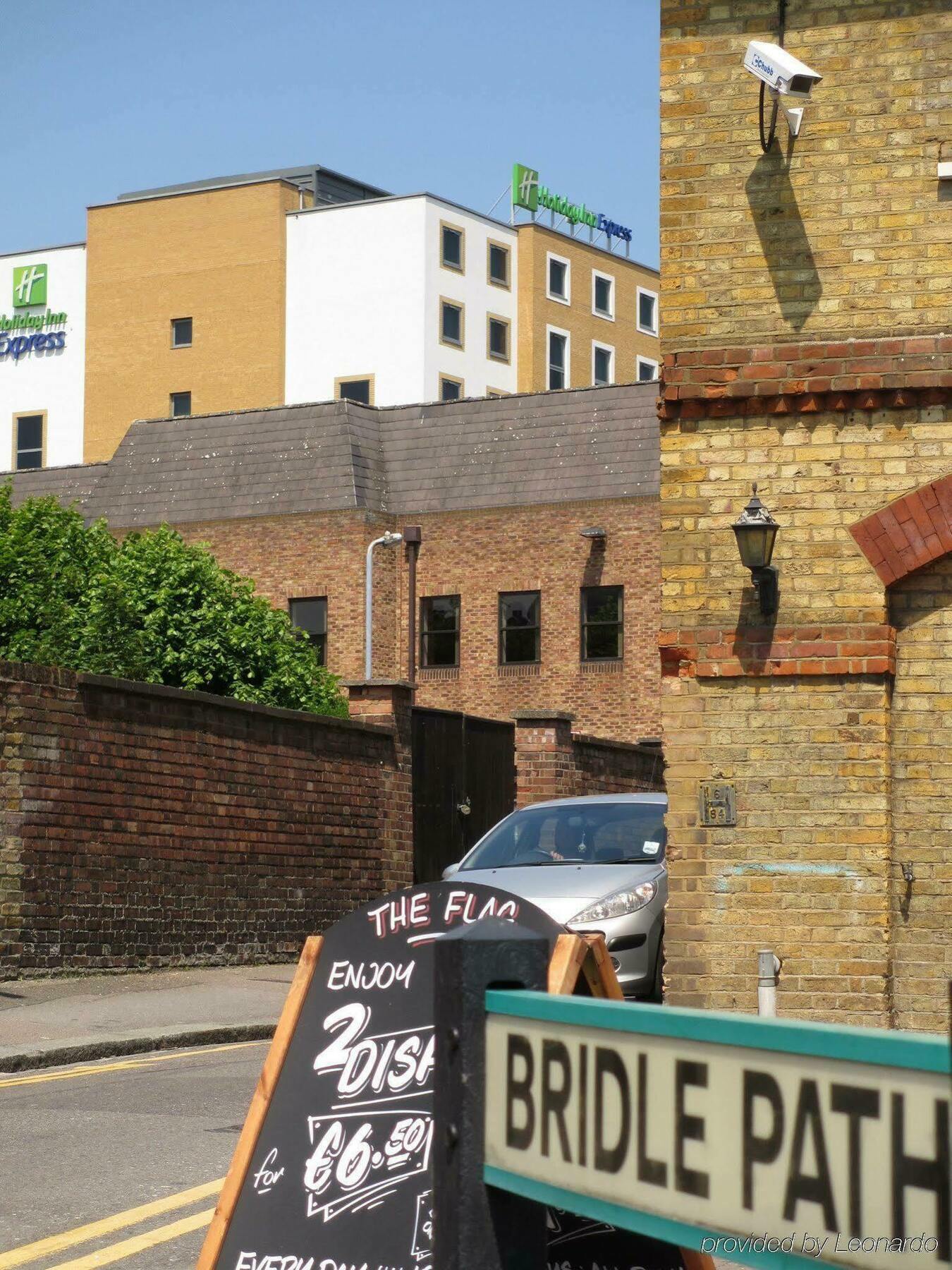 Holiday Inn Express London - Watford Junction By Ihg Watford (Hertfordshire) Exterior foto