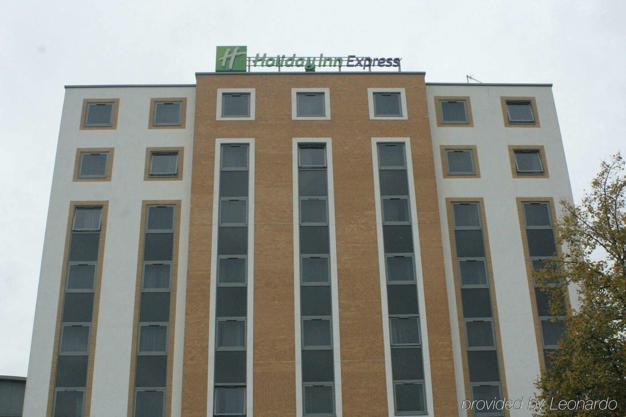 Holiday Inn Express London - Watford Junction By Ihg Watford (Hertfordshire) Exterior foto